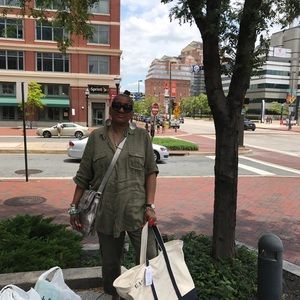 Meet your Posher, Joyce